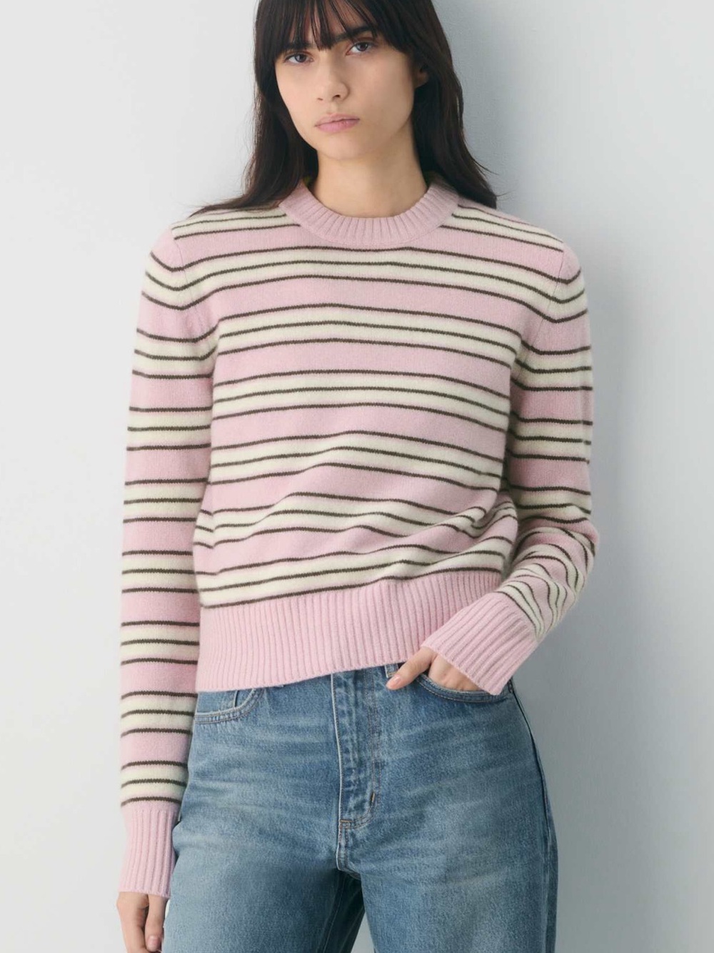 Aritzia Midweight 100% Cashmere Crewneck Sweater Size M Preppy